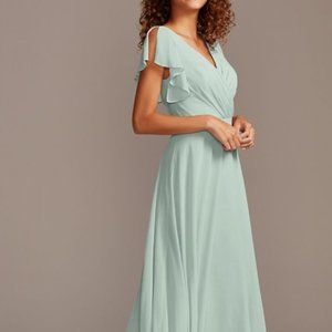 David's Bridal Flutter Sleeve Full Skirt Size 0